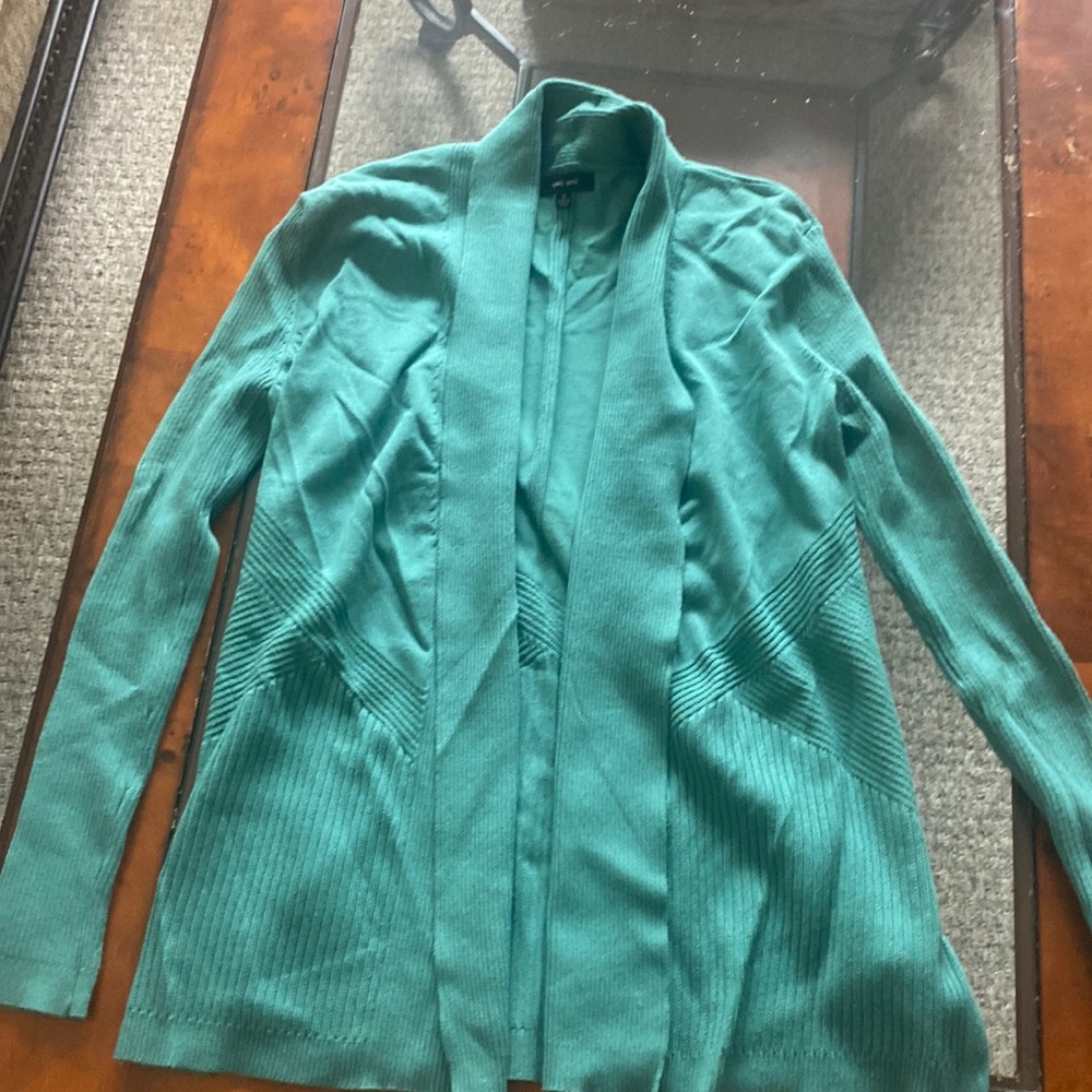 Open sweater green fun geo print on back